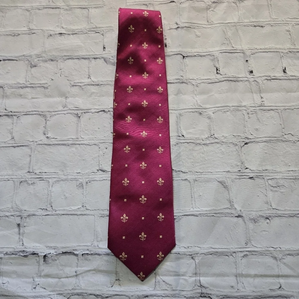 Fox & Chave Historic Royal Palaces Magenta Silk Neck Tie